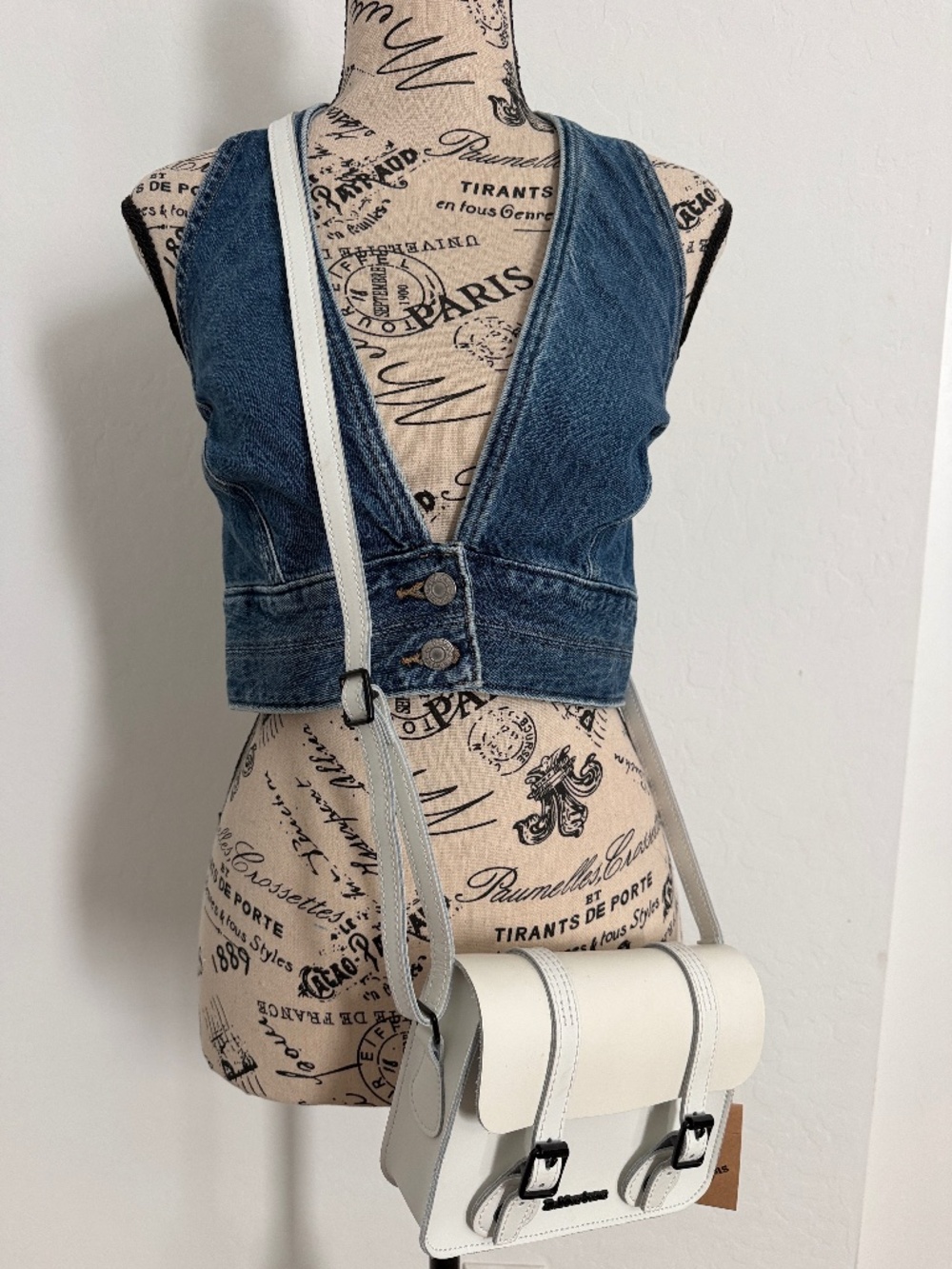 Dr.Martens Satchel W/ Levi's Crop Top Bundle